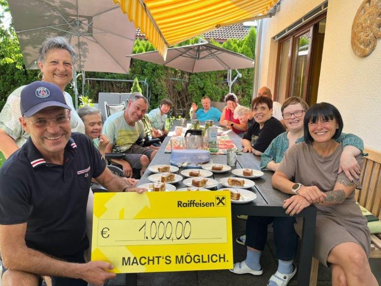 Im Bild: Werner Mistlberger (SPÖ-Vorsitzender), Elisabeth Meinl (SPÖ-Vors.-Stv.), Pamela Kreisberger (Leiterin Lebenshilfe Anthering)